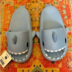 BNWT SHARK SLIDES!🦈🦈🦈